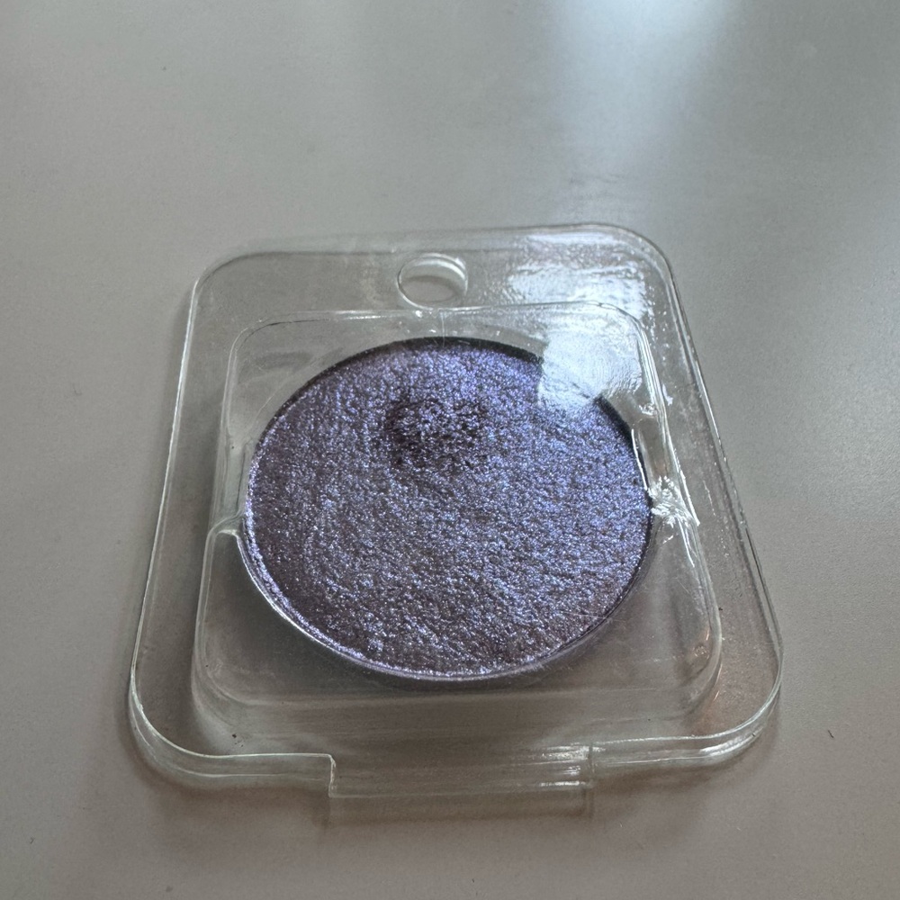 JD Glow Cosmetics eyeshadow in Good Gawd NEW